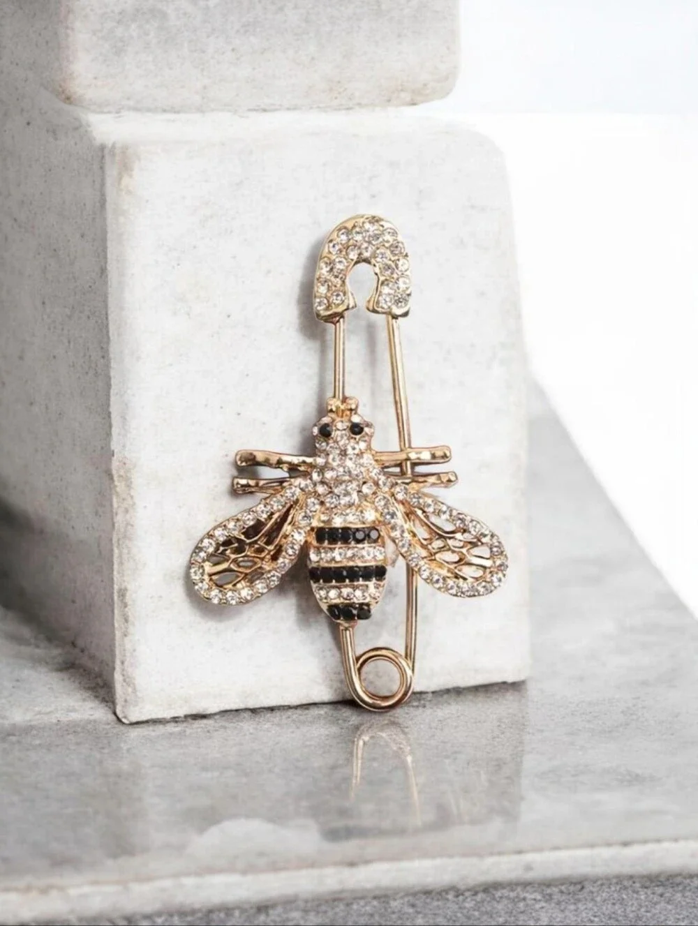 Elegant Unique Rhinestone Bee Brooch Pin